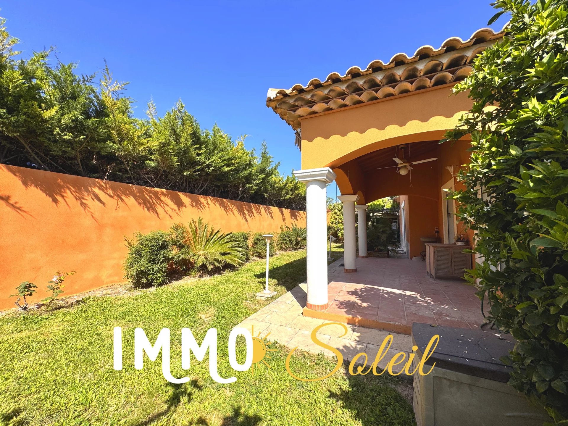 VILLA ST CYR AVEC GARAGE