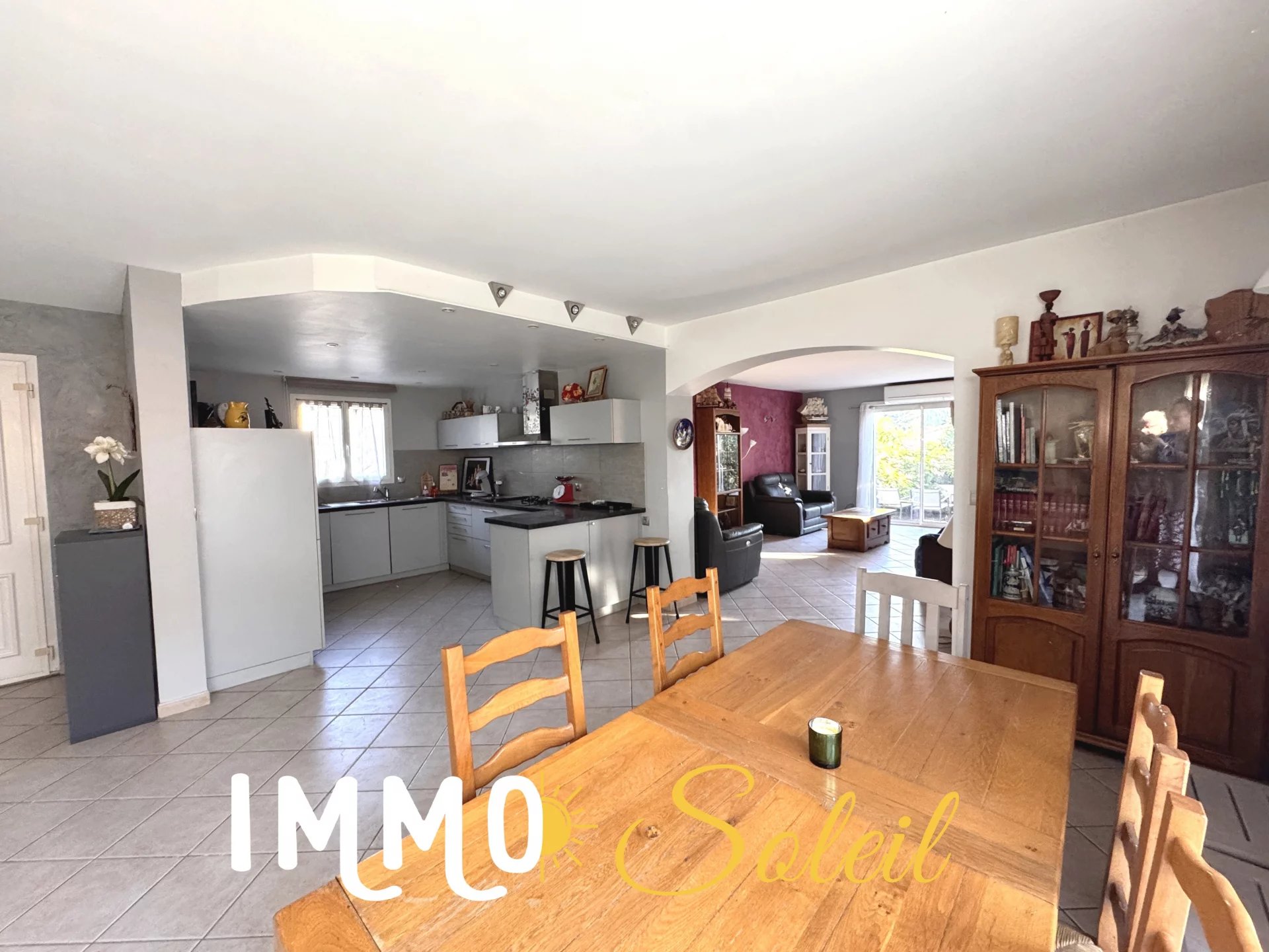 VILLA ST CYR AVEC GARAGE