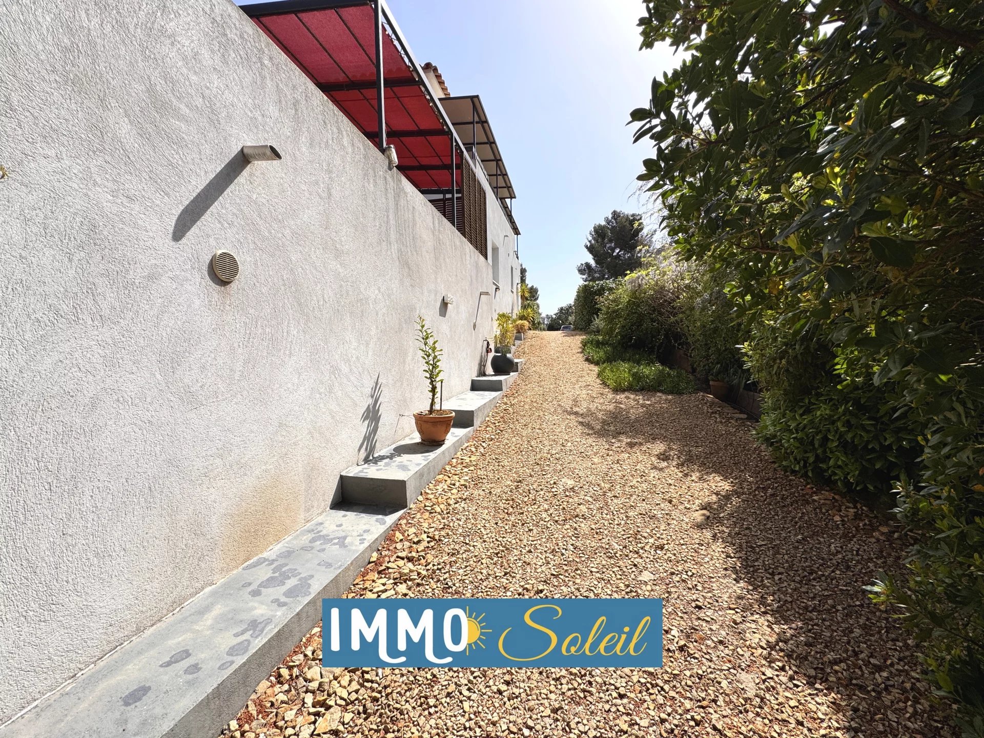 PROPRIÉTÉ DE 2 MAISONS