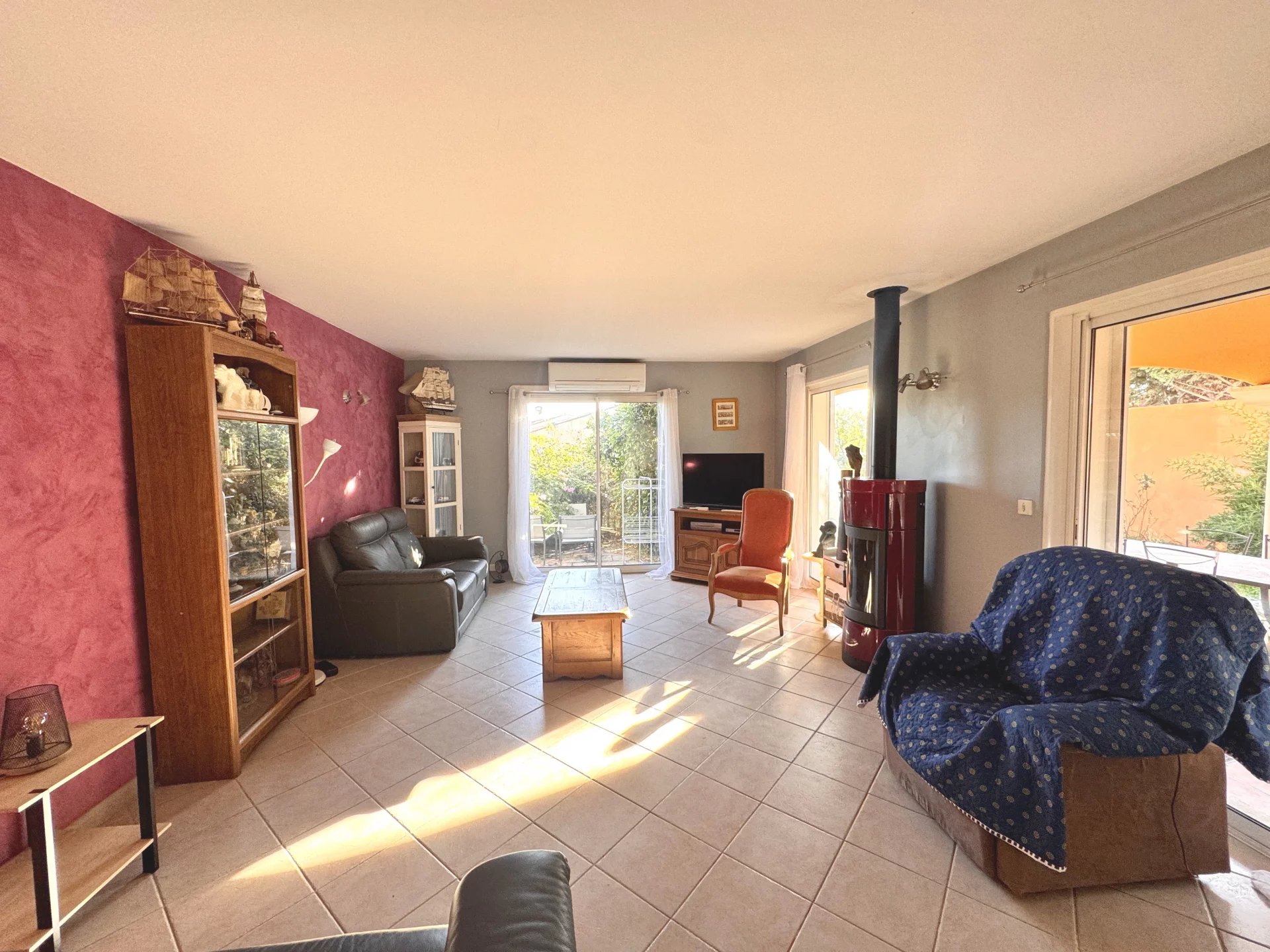 VILLA ST CYR AVEC GARAGE