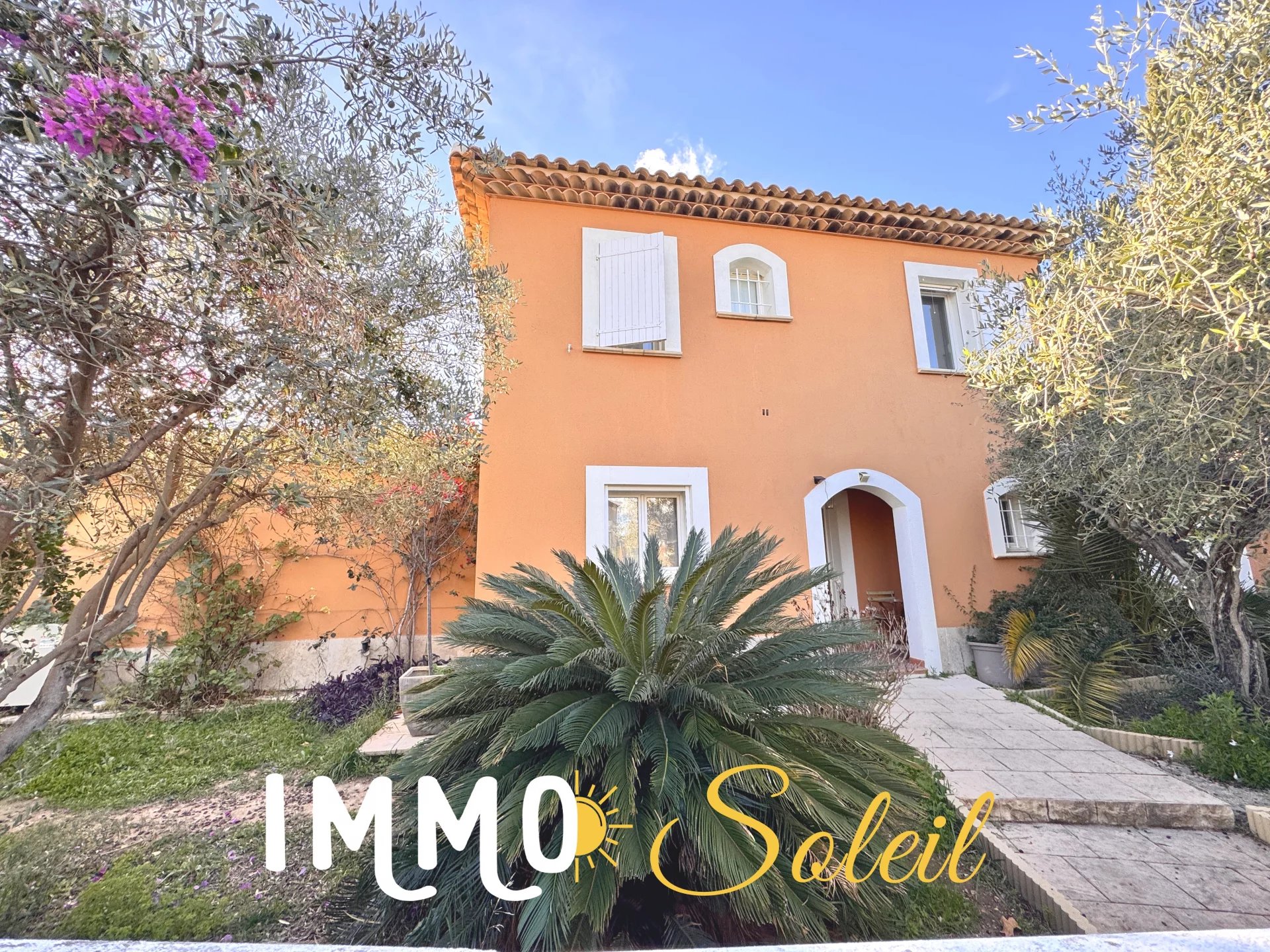 VILLA ST CYR AVEC GARAGE